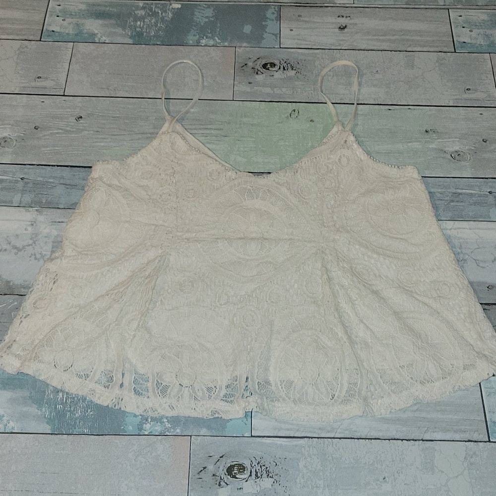 American Eagle Lace Cropped Top sz Small